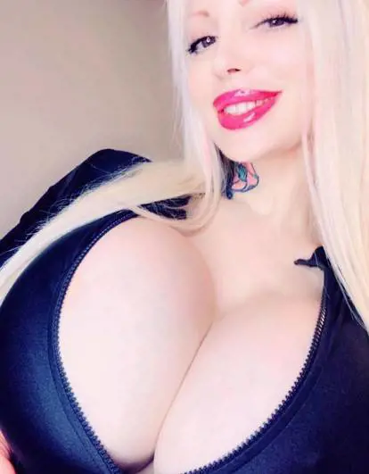 Sabrina Sabrok, la pornostar argentina "extraterrestre"
