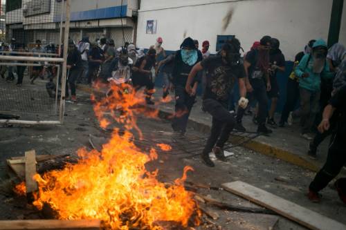 Venezuela appello dell'Onu: "Già cinque morti. Cessate il fuoco"