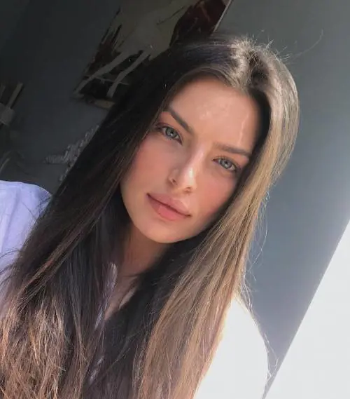Ciao Darwin, la sexy Alba Vejseli è la nuova Madre Natura