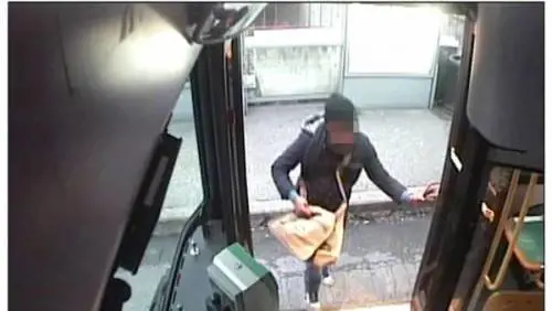 Sventa allarme bomba sul bus, autista palermitano premiato a Verona 