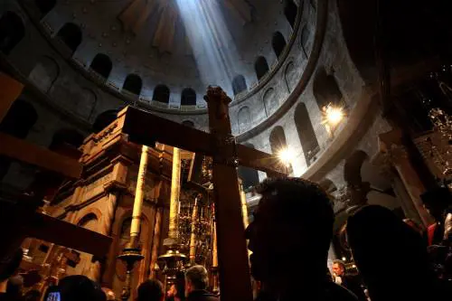 Covid-19, ora chiude pure la Basilica del Santo Sepolcro