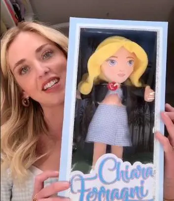 Chiara Ferragni contro il cyberbullismo: la sua bambola finanzia una no-profit