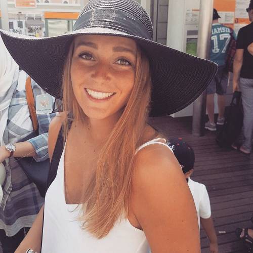 Nora Heroum incanta su Instagram: gli scatti della giocatrice del Milan