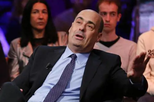 Il Pd si accorge di Casal Bruciato. Zingaretti: "Riapriremo la sezione"