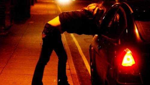 Nonnino va a prostitute: multato di 450 euro