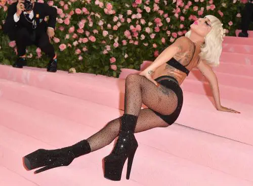Lady Gaga al Met Gala 2019: foto