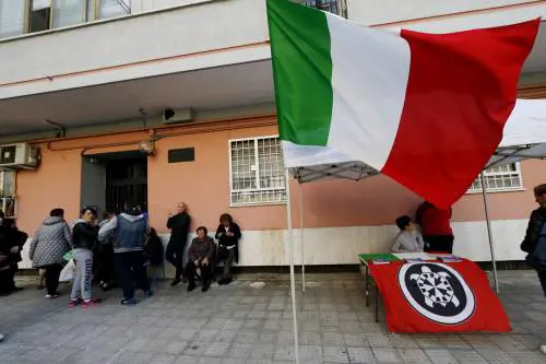 Tensione tra Casapound e antifascisti a Casal Bruciato