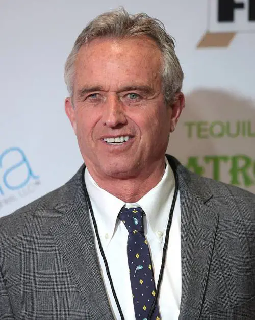 Vaccini, il figlio di Bob Kennedy: "Provoca disordini mentali"