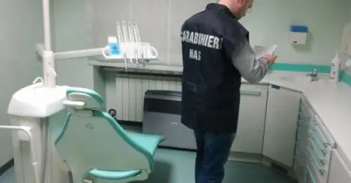 Sanità, chiusi dai Nas 52 centri medici in tutti Italia