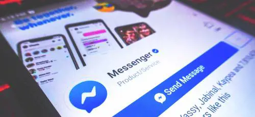 Salerno, conosce una 12enne sui social e la costringe a filmarsi nuda