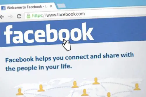 Udine, minacciata di morte su Fb da moglie del suo amante. Denunciati due coniugi