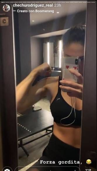 Cecilia Rodriguez in reggiseno sportivo. I fan: "Che muscoli"