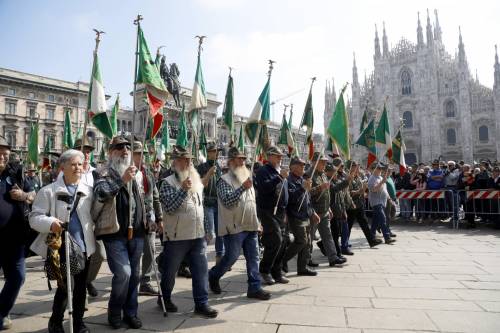 Alpini invadono Milano: 500mila penne nere per l'Adunata Nazionale