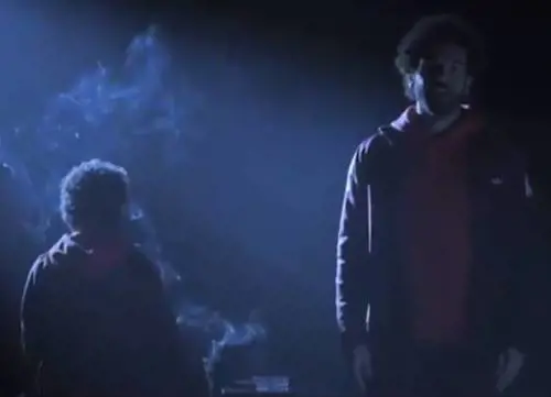 Salah fuma una sigaretta, ma è solo un suo sosia: lo spot choc antifumo