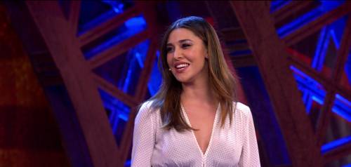 Belen Rodriguez incanta Instagram in bikini. Ma gli haters si sbizzarriscono: "Sei vecchia"