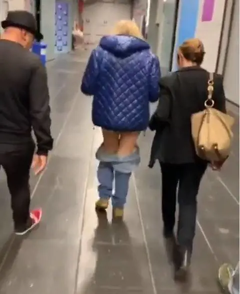 Mara Venier rimane in mutande su Instagram