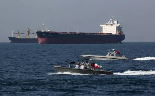 L’Iran prepara la sua risposta. Hormuz, basi Usa e il fattore proxy: cosa può accadere