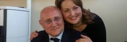 Maresciallo Di Gennaro, una bimba lo omaggia con una rosa e un disegno