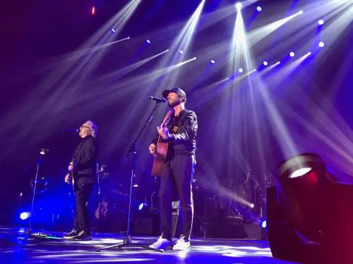 Raf e Tozzi, karaoke della memoria per celebrare i gloriosi Anni 80