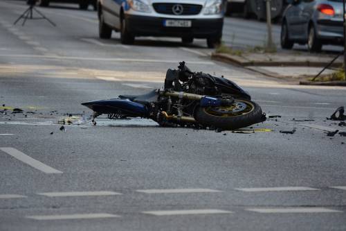 Motociclista morto per una buca, funzionario comunale condannato