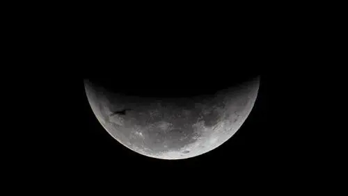Trump vuole la Luna: 1.6 miliardi extra per tornarci nel 2024  