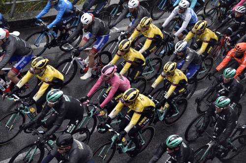 Giro d'Italia, Ackermann concede il bis e vince la quinta tappa