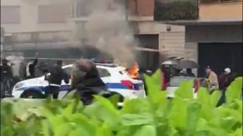 Coppa Italia, finale nel caos: auto in fiamme, feriti e scontri