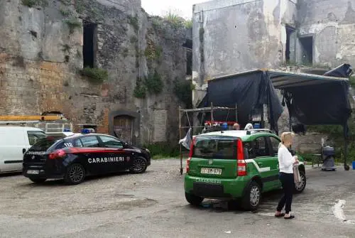 Allaccio abusivo alla rete elettrica, sigilli all'autolavaggio