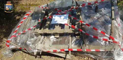 Scoperte e sequestrate due tonnellate di eternit