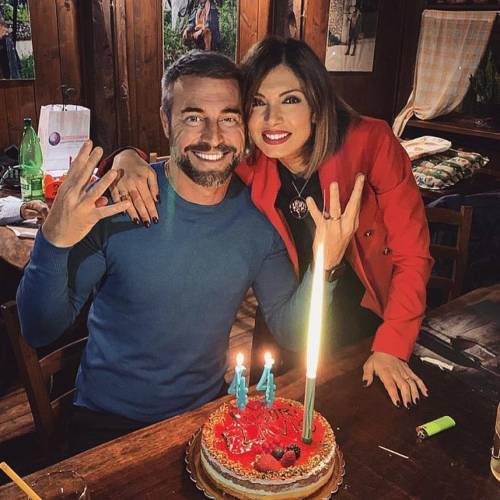 Flavio Montrucchio festeggia il compleanno con Alessia Mancini