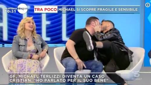Franco Terlizzi bacia Cristian Imparato: “Dov’è il problema?”