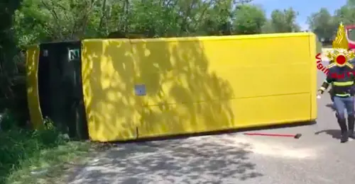 Si ribaltò con lo scuolabus: il giudice gli ridà la patente