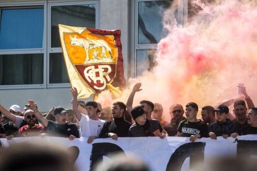 "Le leggende non si toccano!". La protesta dei tifosi della Roma