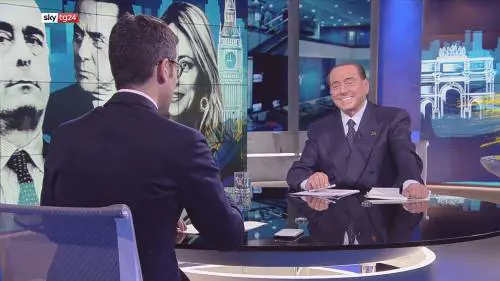 Berlusconi: "Salvini si convinca a lasciare questo governo"
