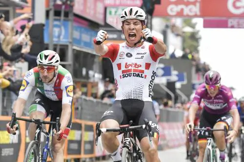 Viviani cede a Ewan ma non è una sconfitta