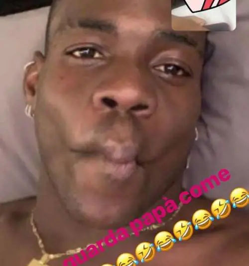 Mario Balotelli perde il controllo: "Sei brutto", "Sbagli, è grosso..."