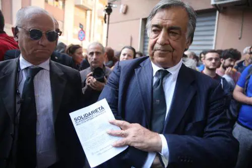 Migranti, il sindaco Orlando spara a zero sul governo: "Di Maio, Salvini e Conte offendono gli italiani"