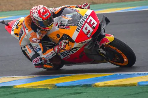 Motogp, Marquez vince a Le Mans: Dovizioso e Petrucci sul podio. Solo quinto Rossi