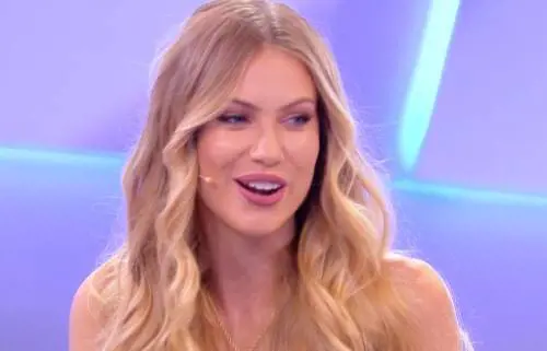 Taylor Mega: "Parlo meno di sesso? Mia mamma mi segue sui social"