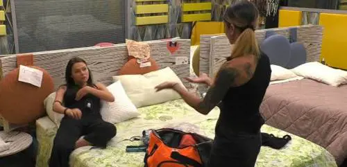 Gf, Francesca De André ed Erica Piamonte furiose con Martina Nasoni