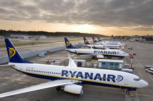 Ryanair, crepe strutturali in 3 Boeing 737