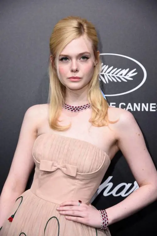 Elle Fanning, malore durante il Galà di Cannes