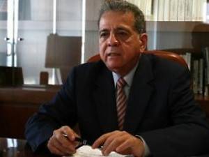 "Sono senza soldi". Si dimette ambasciatore venezuelano in Italia