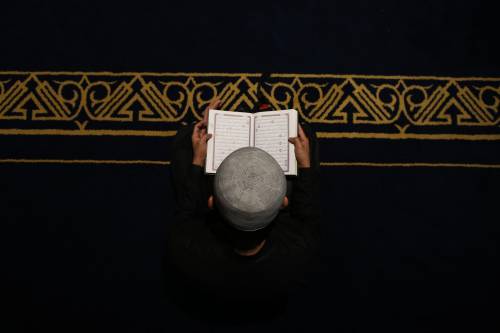 Bimbi devono imparare il Corano: picchiati con le mazze al centro islamico