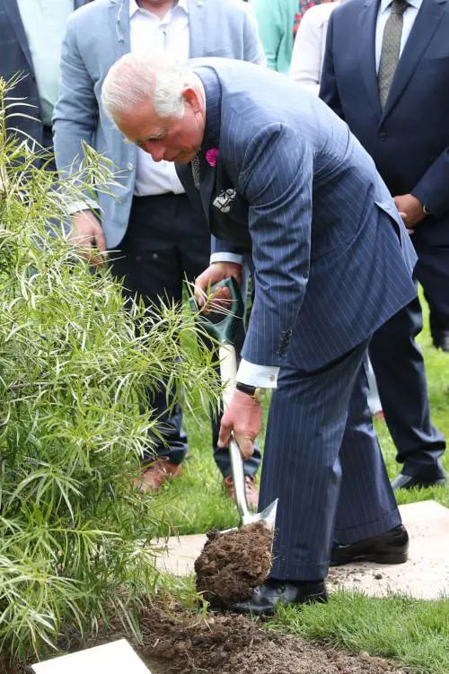 Il Principe Carlo  e la visita in Irlanda del Nord 