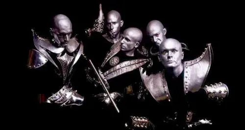 "Siamo i visionari Rockets. Torniamo dal passato per suonare il futuro"