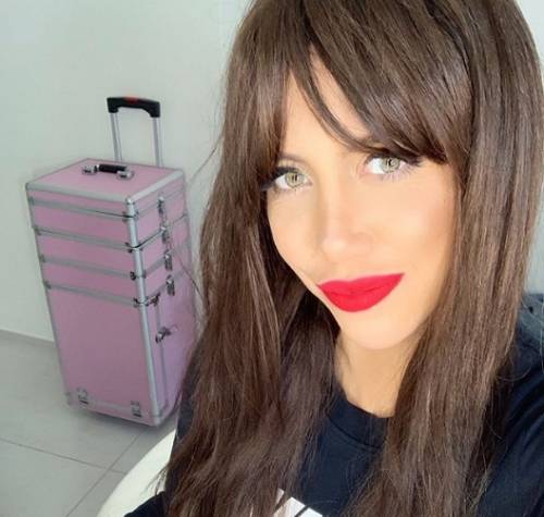 Wanda Nara cambia look e lascia tutti a bocca aperta