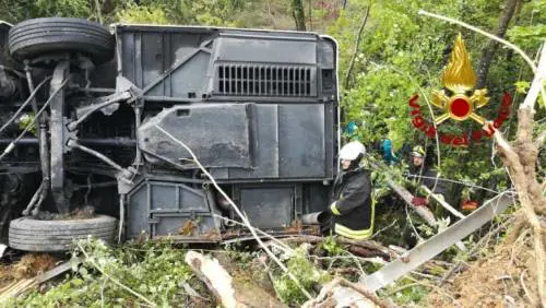 Siena, incidente bus: autista rimesso in libertà con divieto di guida per un anno