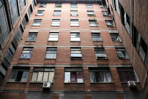 Caro bollette? Gli abusivi dei centri sociali non pagano neppure la corrente