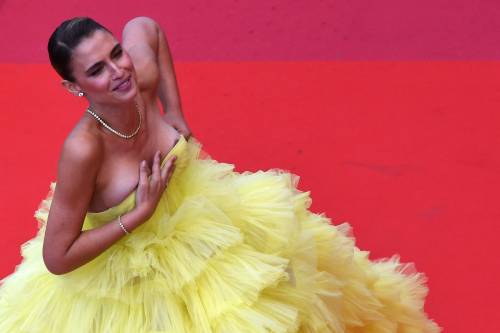 Fernanda Liz porta il sole a Cannes